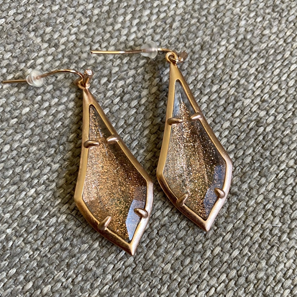 Gorgeous Kendra Scott Drop Earrings